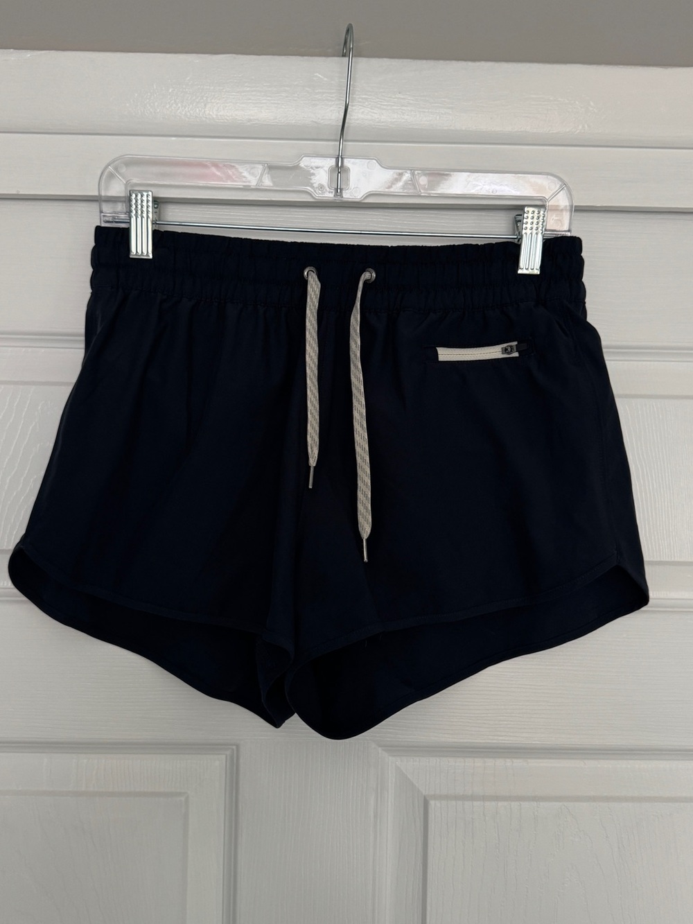 VUORI | Women's Clementine 2.0 Short 2.5" navy blue MEDIUM